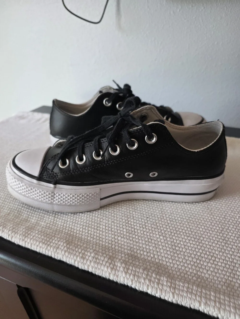 Chuck Taylor All Star Lift Low Top Leather Sneakers